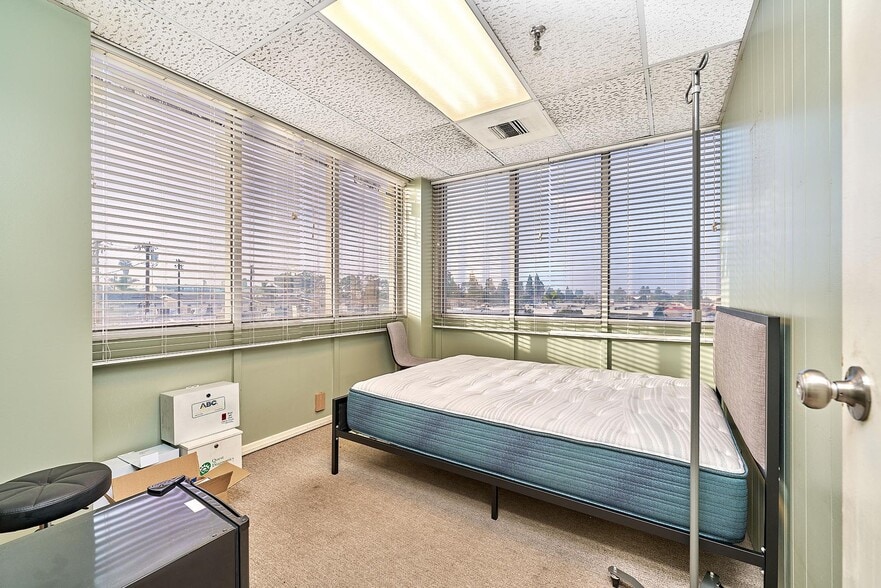 More Photos Of 4305 Torrance Blvd, Torrance Medical For Sale