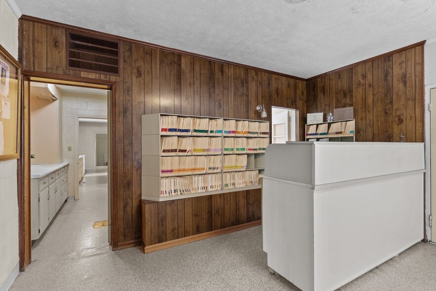 More Photos Of 3522 James B White Hwy, Whiteville Veterinarian Kennel For Sale