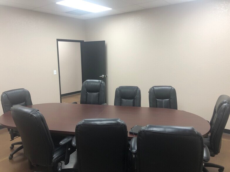 More Photos Of 11004 County 100 Rd, Midland Warehouse For Lease