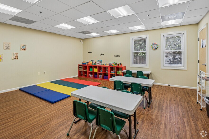 More Photos Of 3538 Moncure Ave, Falls Church Daycare Center For Sale