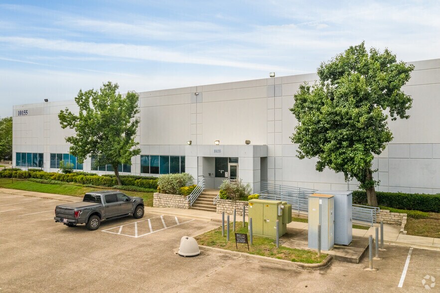 Primary Photo Of 10155 E Technology Blvd, Dallas Warehouse For Lease