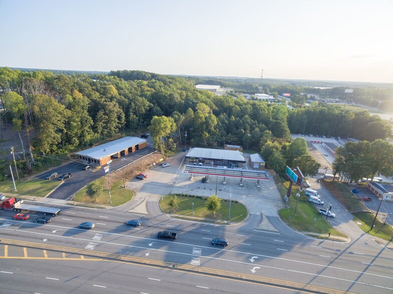 More Photos Of 3798 Buford Dr, Buford Service Station For Lease