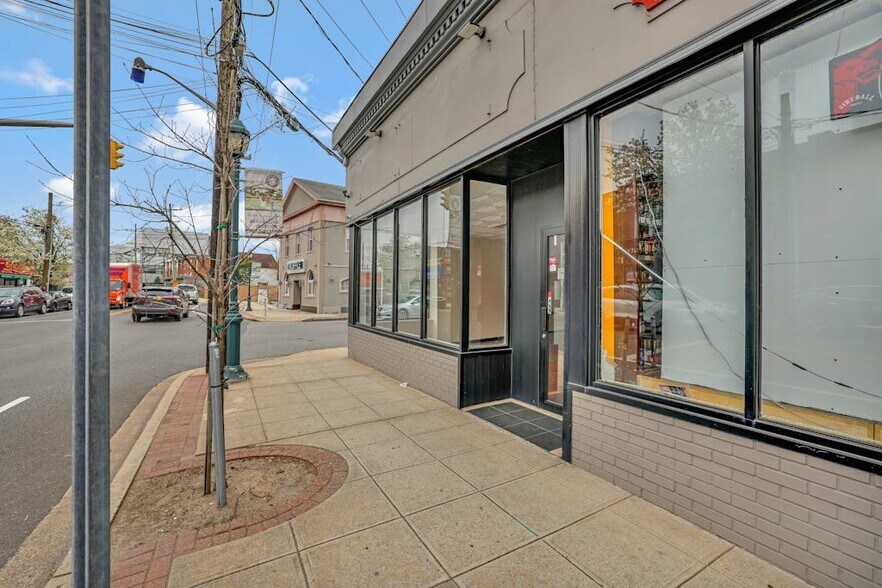 More Photos Of 396 Rockaway Ave, Valley Stream Storefront For Lease