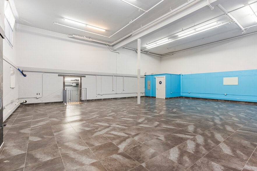 More Photos Of 638 19th St, San Francisco Office Residential For Lease