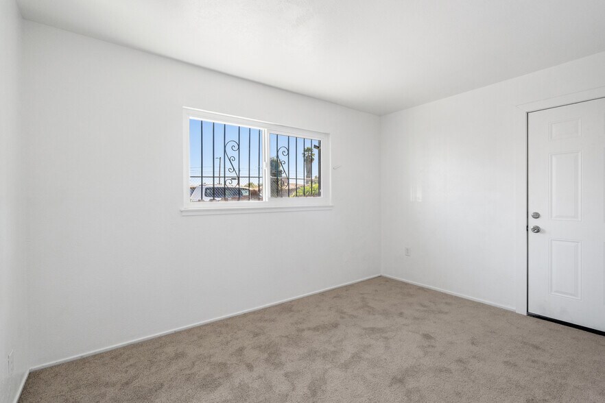 More Photos Of 4584 E Tulare Ave, Fresno Storefront Retail Residential For Sale