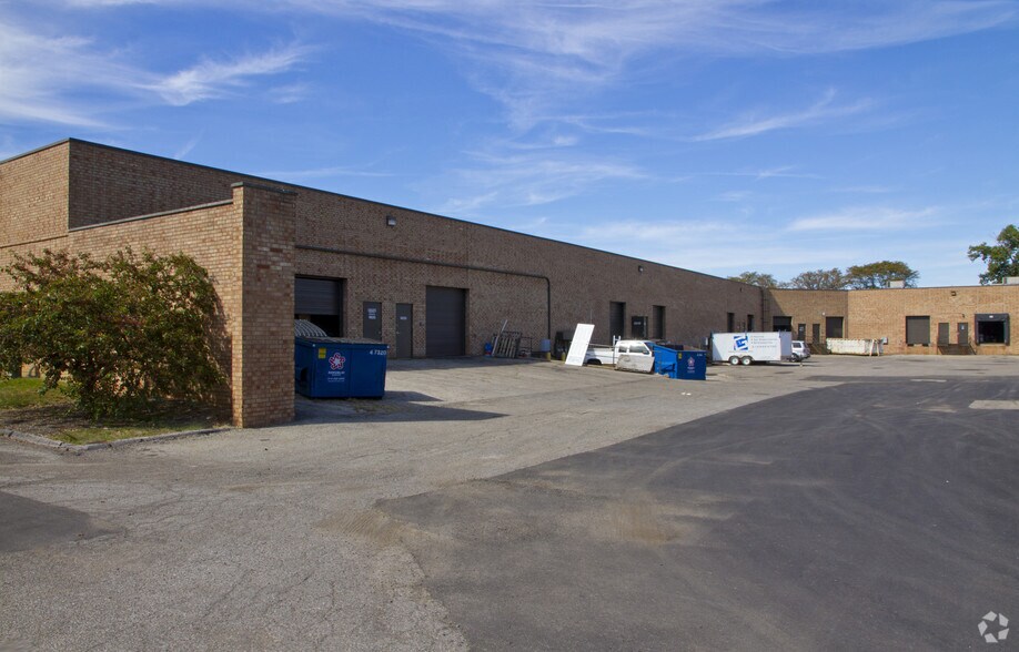 More Photos Of 6620-6680 Busch Blvd, Columbus Showroom For Lease