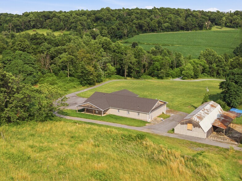 More Photos Of 13175 Washington Springs Winery Ln, Smithsburg Flex For Lease