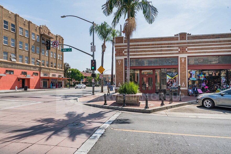 More Photos Of 302 W 4th St, Santa Ana Storefront Retail Office For Sale