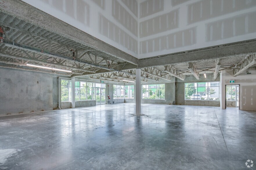 More Photos Of 3438 195 St, Surrey Warehouse For Lease