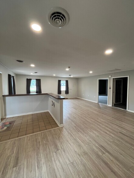 More Photos Of 5075 Lincoln Way E, Fayetteville Apartments For Lease
