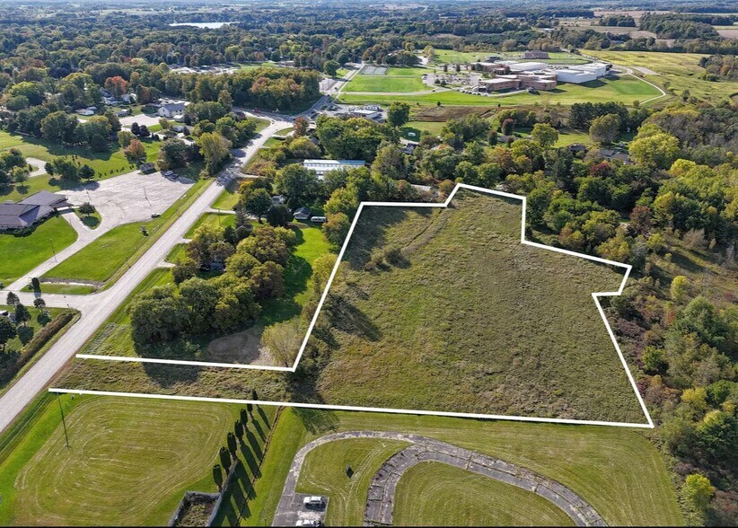 More Photos Of 113 Green Tree Rd W, Clintonville Land For Lease