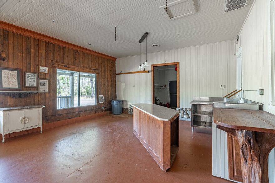 More Photos Of 5164 New Market Rd, Richmond Freestanding For Sale