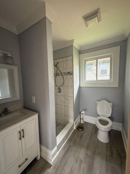 More Photos Of 3 Orchard Pl, Asheville Office For Sale