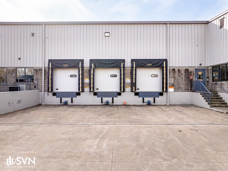 More Photos Of 1460 Sunshine Ln, Lexington Warehouse For Lease