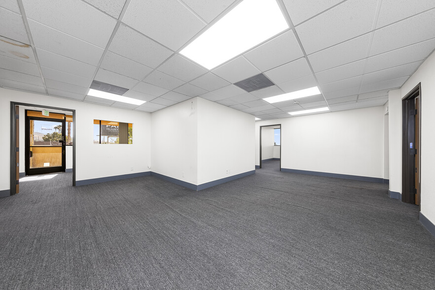 More Photos Of 310 E Palmdale Blvd, Palmdale Medical For Sale