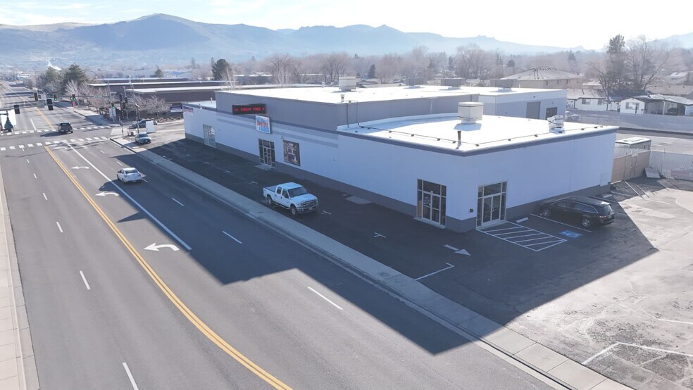 More Photos Of 511-529 Fairview Dr, Carson City Showroom For Sale