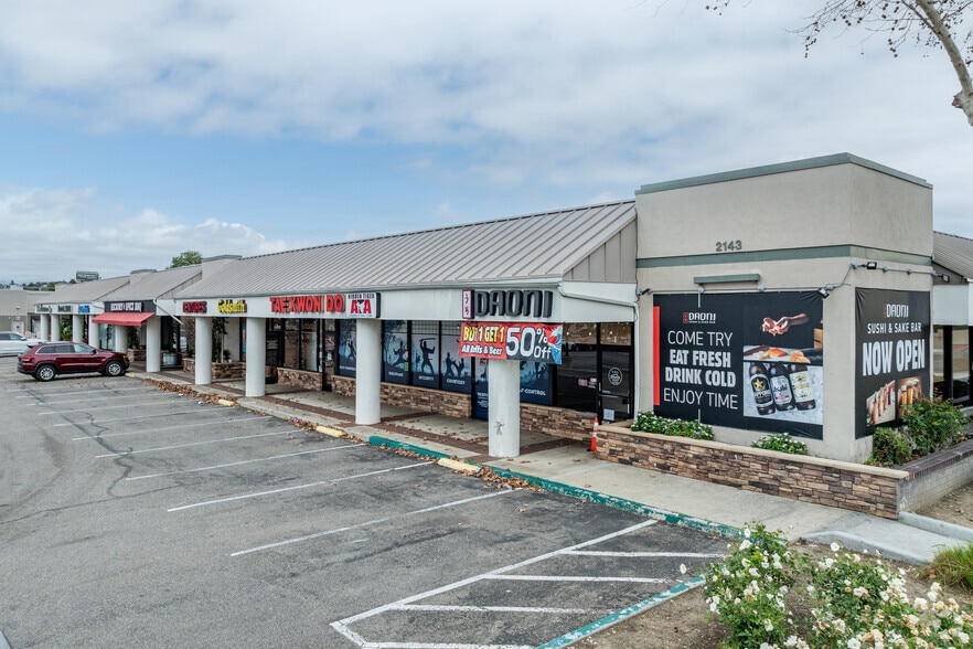 More Photos Of 2115 N Tustin St, Orange Freestanding For Lease