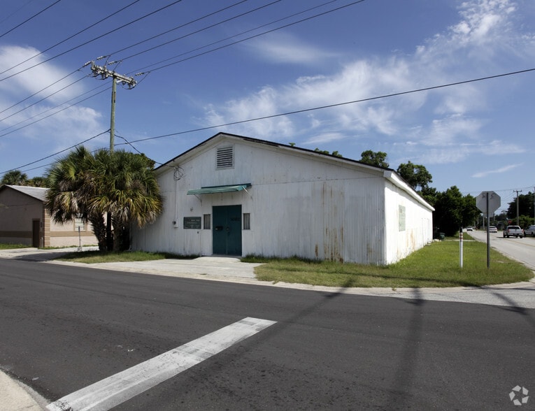 More Photos Of 1002 Tropic St, Titusville Self Storage For Sale