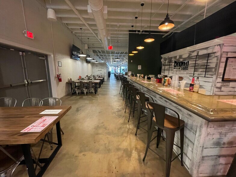 More Photos Of 24 E Magnolia Ave, Eustis Storefront For Lease