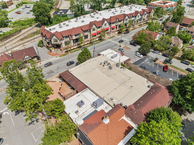 More Photos Of 10 Biltmore Plz, Asheville Restaurant For Lease