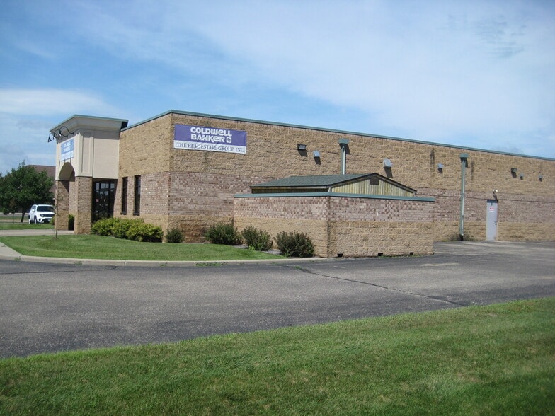 More Photos Of 5725 Windy Dr, Stevens Point Storefront For Sale