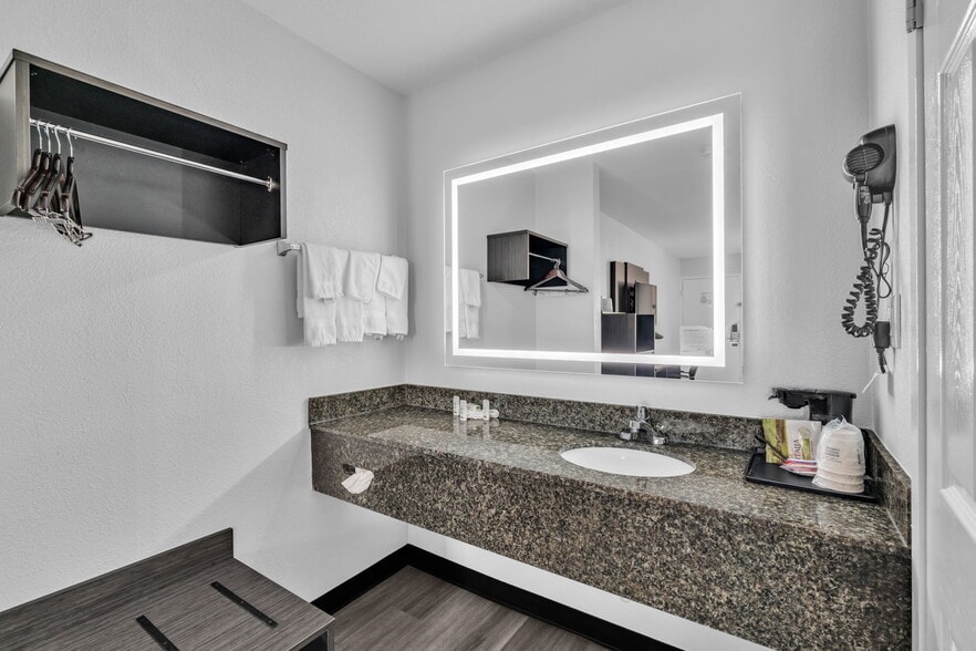 More Photos Of 962 Riverview Rd, Rock Hill Hotel For Sale