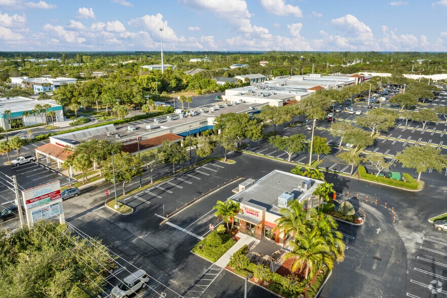 More Photos Of 8767-8961 SE Bridge Rd, Hobe Sound Unknown For Lease