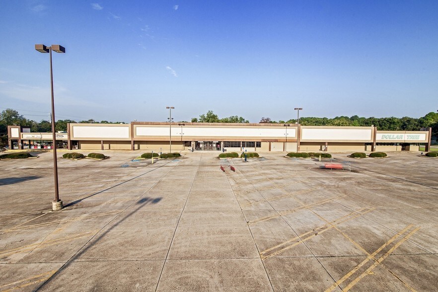 More Photos Of 3803 Moss St, Lafayette General Retail For Lease