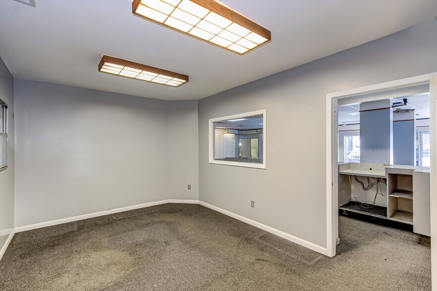 More Photos Of 551 Ellis St, Augusta Auto Dealership For Lease