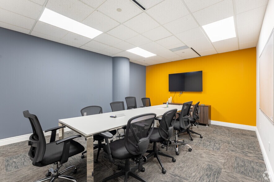 More Photos Of 5500 N Service Rd, Burlington Office For Lease