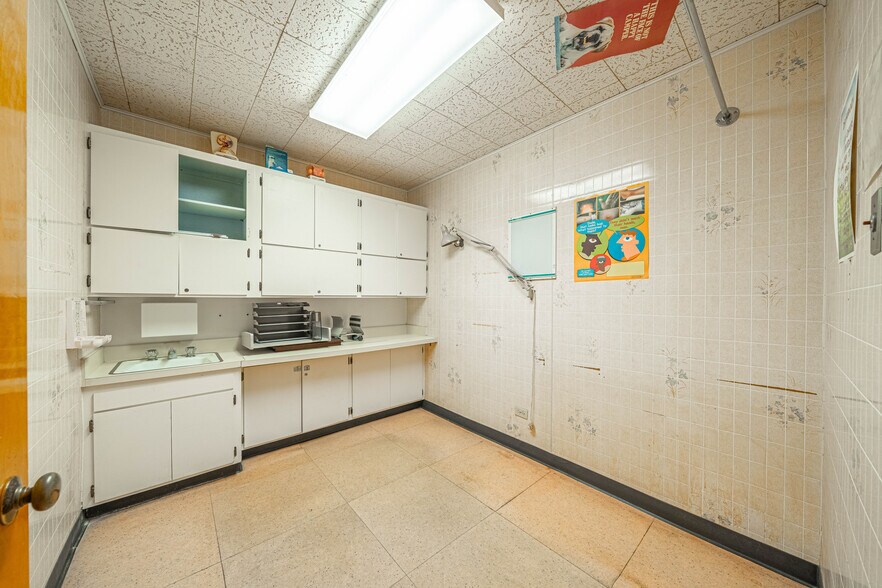 More Photos Of 3326-3328 E Southcross Blvd, San Antonio Medical For Sale