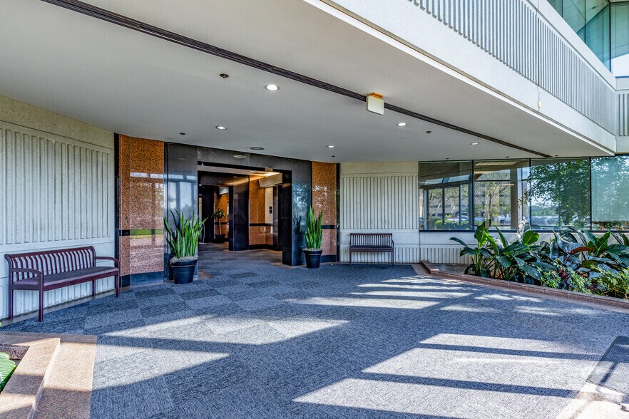 More Photos Of 604 Courtland St, Orlando Office Residential For Lease