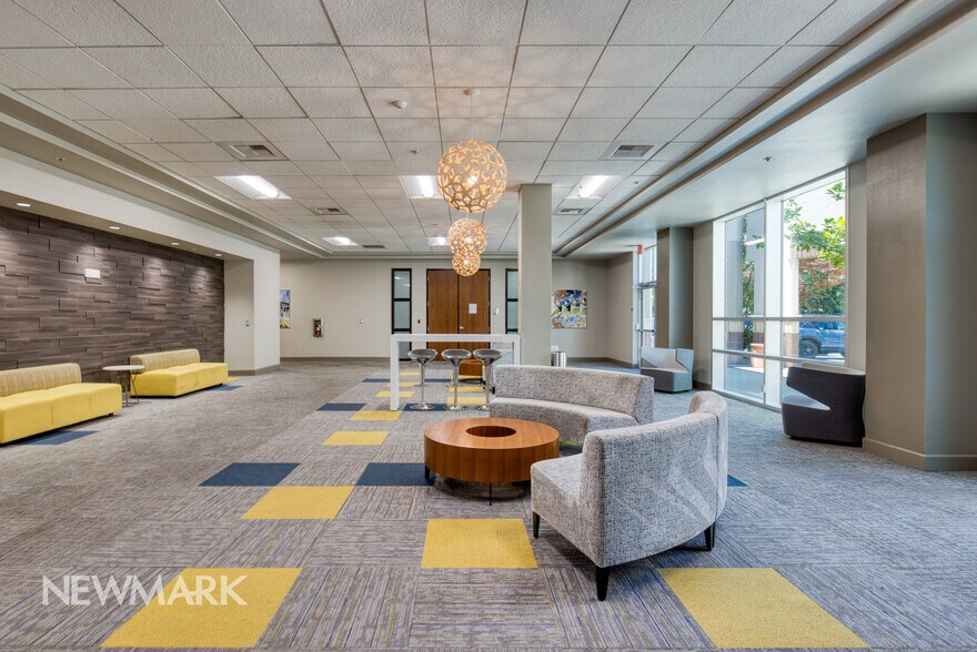 More Photos Of 950 Iron Point Rd, Folsom Office For Lease