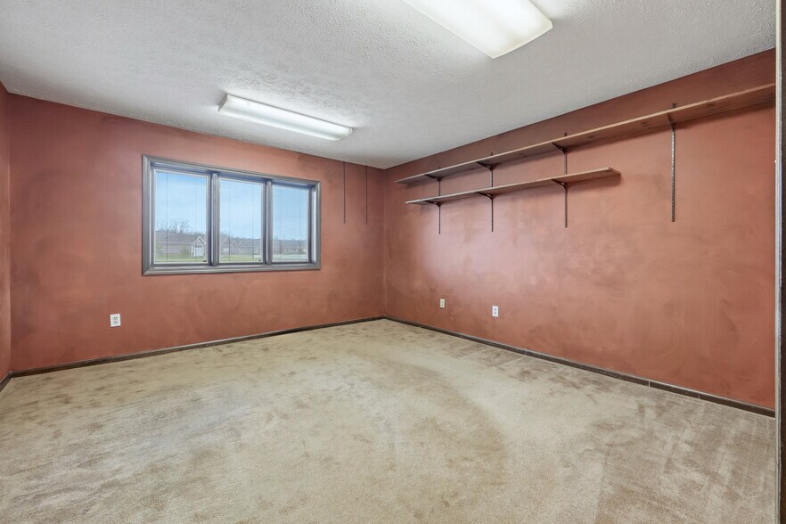 More Photos Of 3201 E Center St, Warsaw Office For Sale