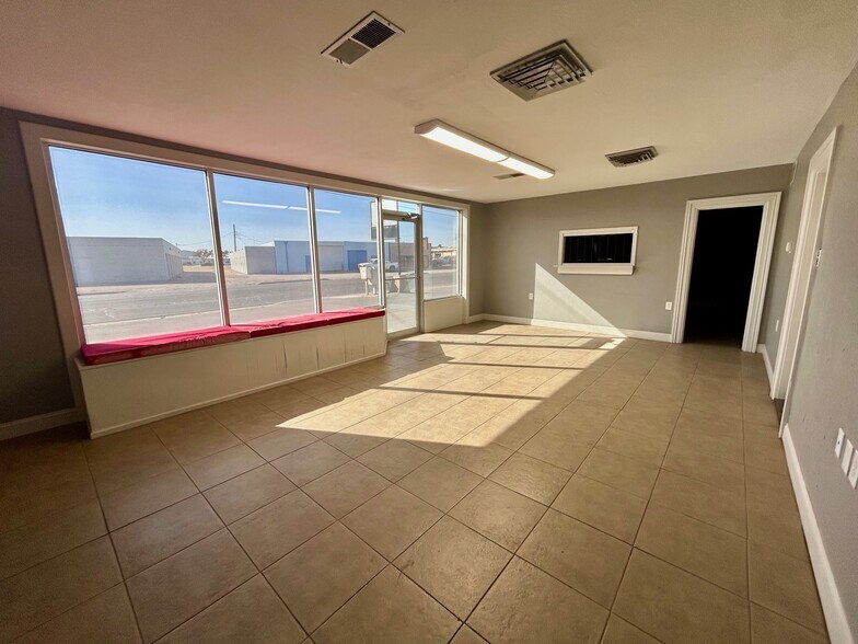 More Photos Of 1902 W Florida Ave, Midland Warehouse For Lease