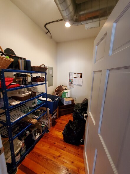 More Photos Of 1506 E Carson St, Pittsburgh General Retail For Sale