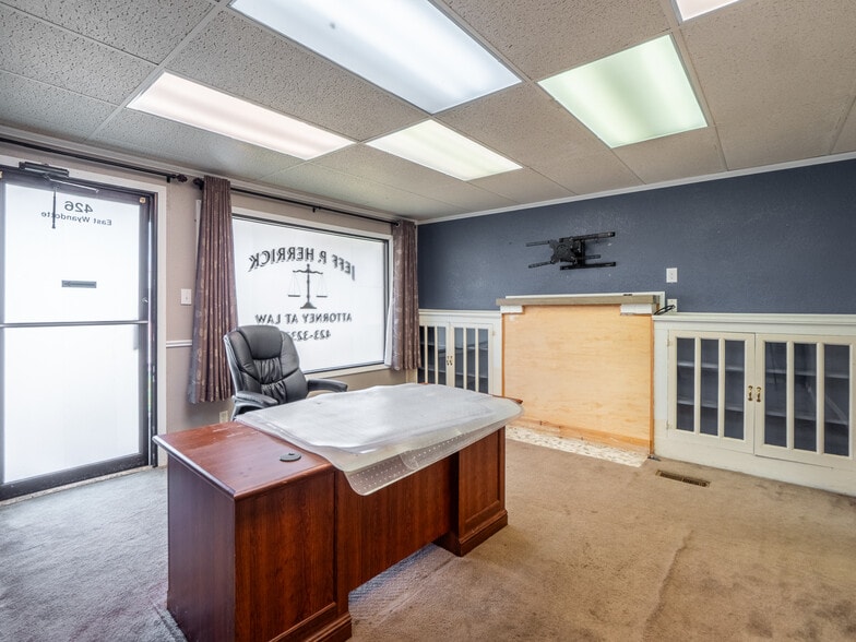 More Photos Of 426 E Wyandotte Ave, Mcalester Office For Sale