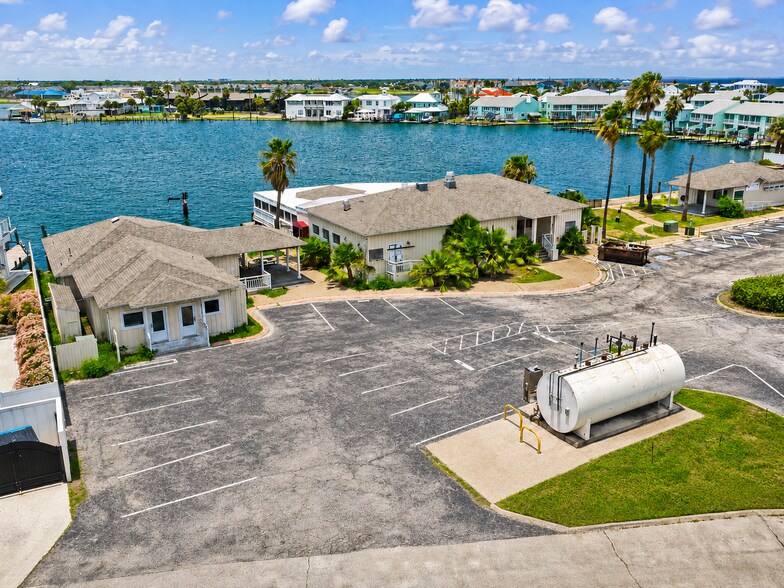 More Photos Of 37 Mazatlan Dr, Rockport Marina For Sale