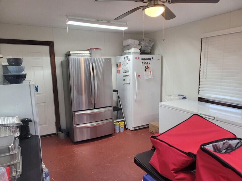 More Photos Of 7517 Pymatuning Lake Rd, Williamsfield General Retail For Sale