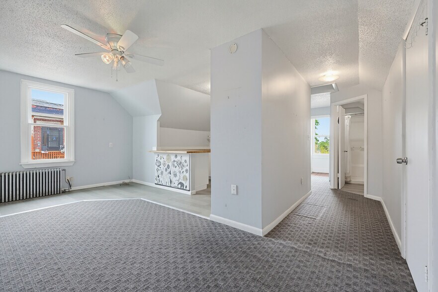 More Photos Of 24-26 Montauk Ave, New London Storefront Retail Residential For Sale