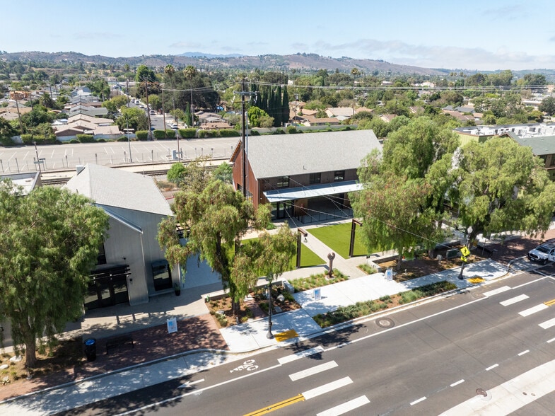 More Photos Of 80-250 E High St, Moorpark Restaurant For Lease