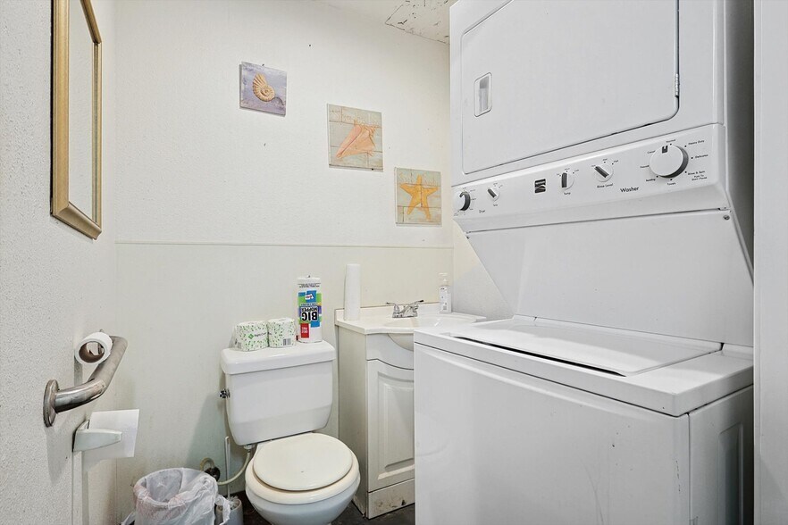 More Photos Of 317 W FM 120, Pottsboro General Retail For Sale