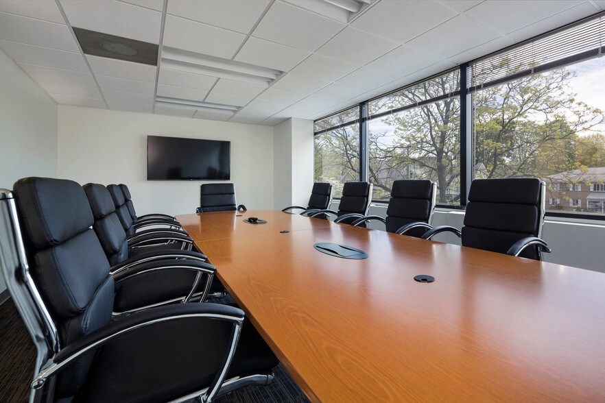 More Photos Of 30 Oak St, Stamford Office For Sale