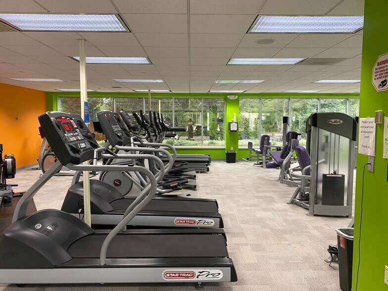 More Photos Of 11501 Northlake Dr, Cincinnati Office For Sale