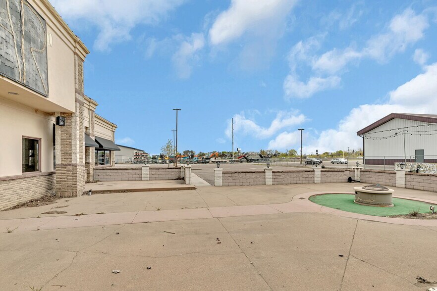 More Photos Of 14860 165th Ave, Becker Restaurant For Sale