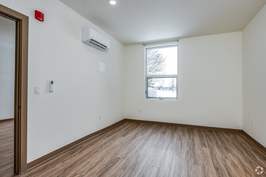 More Photos Of 2001 Marathon St, Neenah Apartments For Sale