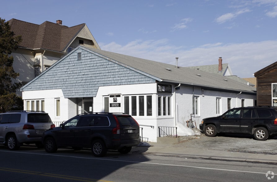 More Photos Of 761 Park Ave, Cranston Medical For Sale