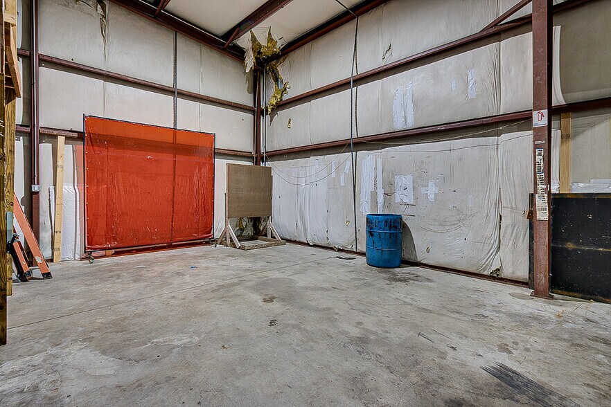 More Photos Of 174 LeWallen Rd, Asheboro Auto Repair For Lease