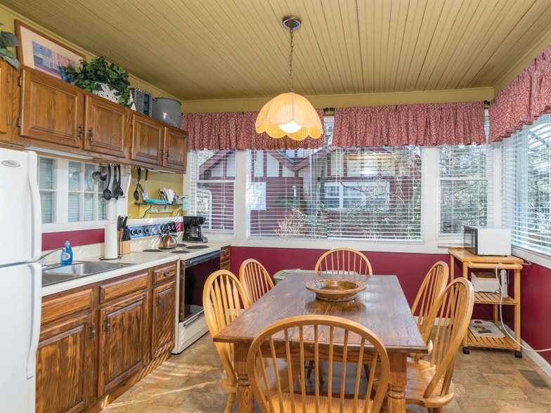 More Photos Of 86 Lily Pad Ln, Flat Rock Hotel For Sale