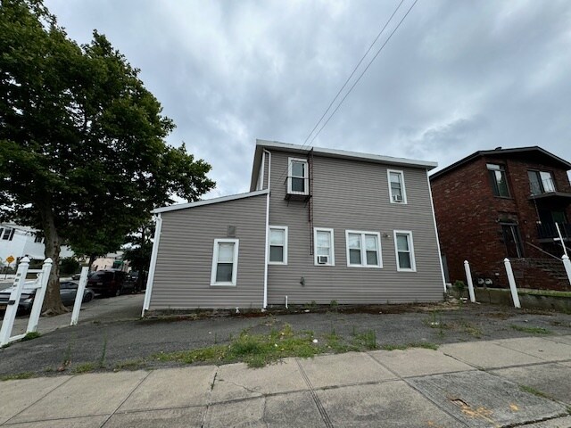 More Photos Of 87-89 City Island Ave, Bronx Apartments For Sale